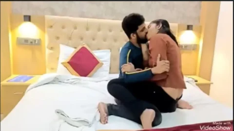 Indian Couple Sex In Oyo Room viral video